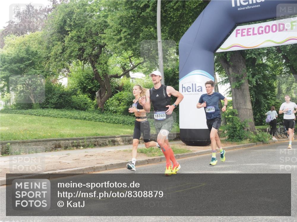 29.06.2025 - hella hamburg halbmarathon KatJ http://msf.ph/oto/8308879 29.06.2025 10:15:01 Zwischen KM18-KM19  meine-sportfotos.de