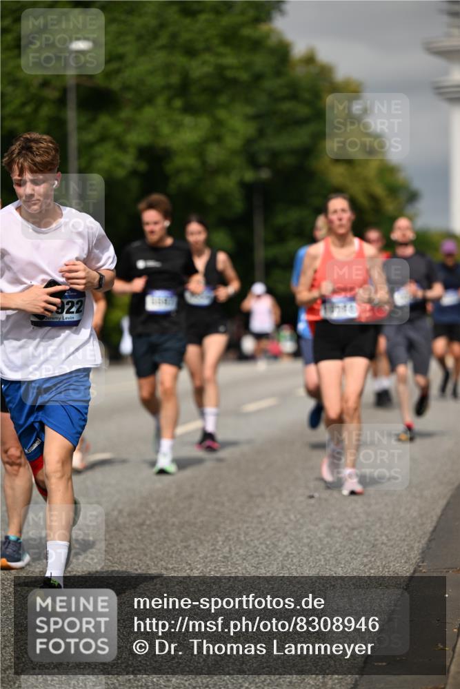 29.06.2025 - hella hamburg halbmarathon Dr. Thomas Lammeyer http://msf.ph/oto/8308946 29.06.2025 10:17:06 Kennedybrücke 1007, 1020, 1051, 1328, 1859, 4187, 4554, 5597, 5598, 6489, 7346, 7873, 8115, 8279, 9527, 10581 meine-sportfotos.de
