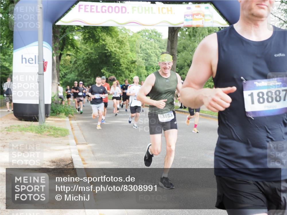 29.06.2025 - hella hamburg halbmarathon MichiJ http://msf.ph/oto/8308991 29.06.2025 10:35:52 Zwischen KM18-KM19 1460, 1884, 2708, 2839, 2869, 2953, 4324, 4553, 6009, 8927, 9348, 10000, 11211, 12549, 13183, 14797, 15735, 15784, 16592, 17007, 17172, 17915, 18430, 18887 meine-sportfotos.de