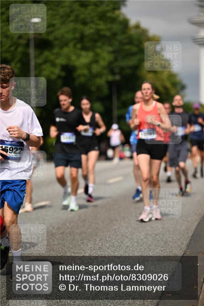 29.06.2025 - hella hamburg halbmarathon Dr. Thomas Lammeyer http://msf.ph/oto/8309026 29.06.2025 10:17:06 Kennedybrücke 1007, 1020, 1051, 1328, 1859, 4187, 4554, 5597, 5598, 6489, 7346, 7873, 8115, 8279, 9527, 10581 meine-sportfotos.de
