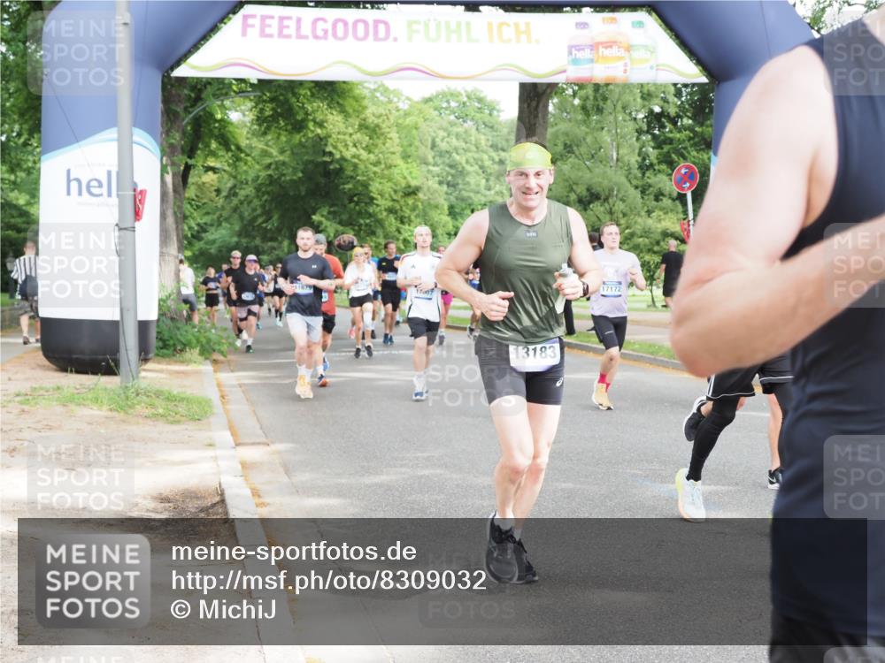 29.06.2025 - hella hamburg halbmarathon MichiJ http://msf.ph/oto/8309032 29.06.2025 10:35:52 Zwischen KM18-KM19 1460, 1884, 2708, 2839, 2869, 2953, 4324, 4553, 6009, 8927, 9348, 10000, 11211, 12549, 13183, 14797, 15735, 15784, 16592, 17007, 17172, 17915, 18430, 18887 meine-sportfotos.de
