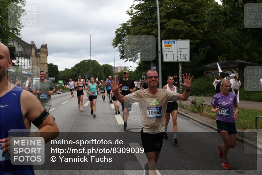 29.06.2025 - hella hamburg halbmarathon Yannick Fuchs http://msf.ph/oto/8309039 29.06.2025 10:50:31 20KM 1583, 1955, 2083, 2741, 3413, 3836, 4152, 5418, 5492, 5570, 6399, 6416, 6835, 7037, 7547, 8393, 8542, 8652, 8669, 8968, 8996, 9246, 9488, 9727, 9884, 9903, 9907, 9934, 10084, 10093, 10665, 11212, 12348, 12440, 12590, 12712, 13394, 13666, 13691, 13750, 14139, 14408, 14588, 14678, 14867, 15097, 15407, 15431, 15695, 16008, 16009, 16121, 16620, 16634, 16679, 17268, 17660, 17993, 18208, 18719, 18867, 18899, 19091 meine-sportfotos.de