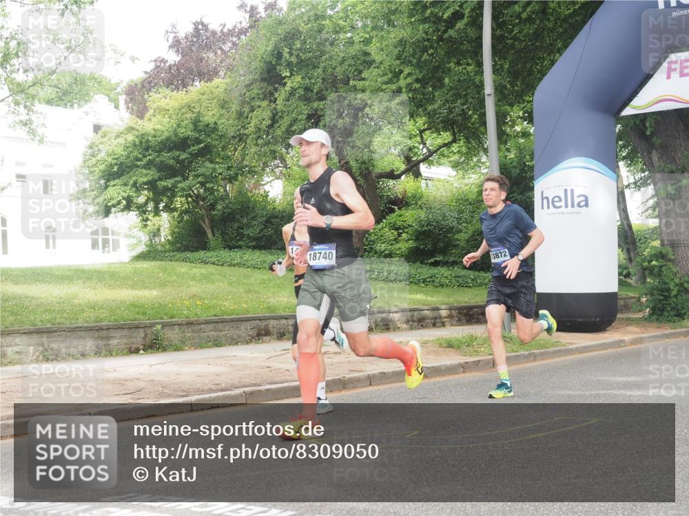 29.06.2025 - hella hamburg halbmarathon KatJ http://msf.ph/oto/8309050 29.06.2025 10:15:01 Zwischen KM18-KM19  meine-sportfotos.de