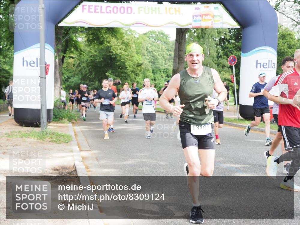29.06.2025 - hella hamburg halbmarathon MichiJ http://msf.ph/oto/8309124 29.06.2025 10:35:52 Zwischen KM18-KM19 1460, 1884, 2708, 2839, 2869, 2953, 4324, 4553, 6009, 8927, 9348, 10000, 11211, 12549, 13183, 14797, 15735, 15784, 16592, 17007, 17172, 17915, 18430, 18887 meine-sportfotos.de