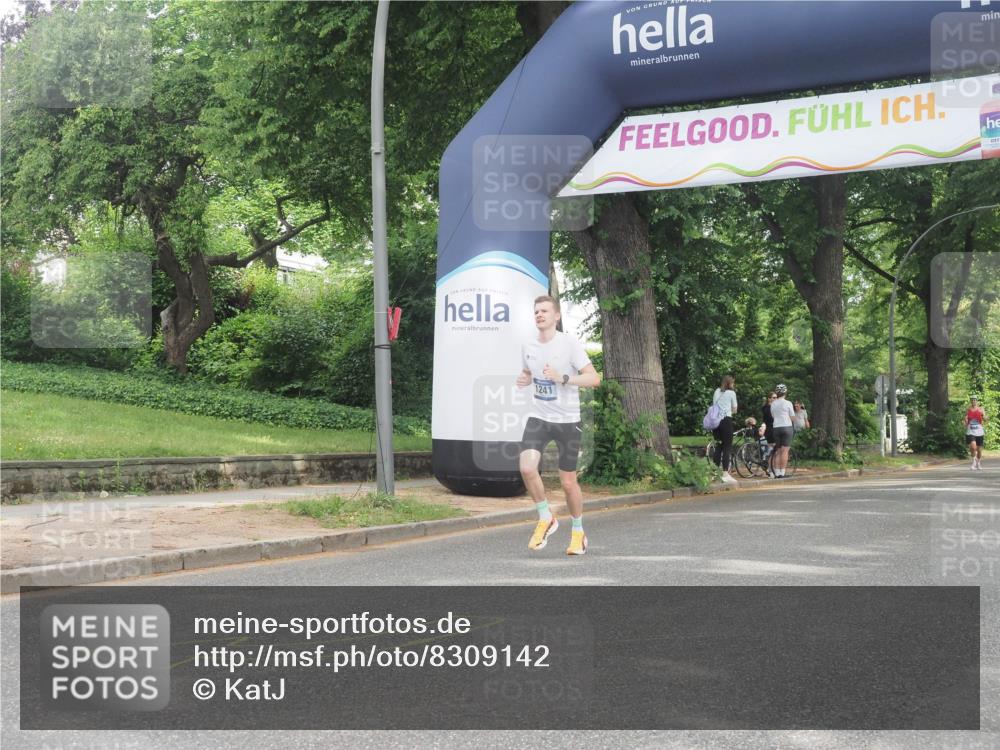 29.06.2025 - hella hamburg halbmarathon KatJ http://msf.ph/oto/8309142 29.06.2025 10:15:03 Zwischen KM18-KM19 1241 meine-sportfotos.de