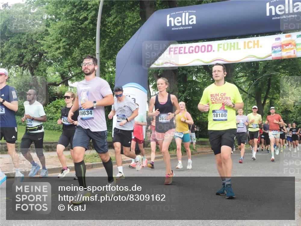 29.06.2025 - hella hamburg halbmarathon KatJ http://msf.ph/oto/8309162 29.06.2025 10:44:26 Zwischen KM18-KM19 1387, 2652, 2656, 3575, 4632, 5391, 6892, 7159 meine-sportfotos.de