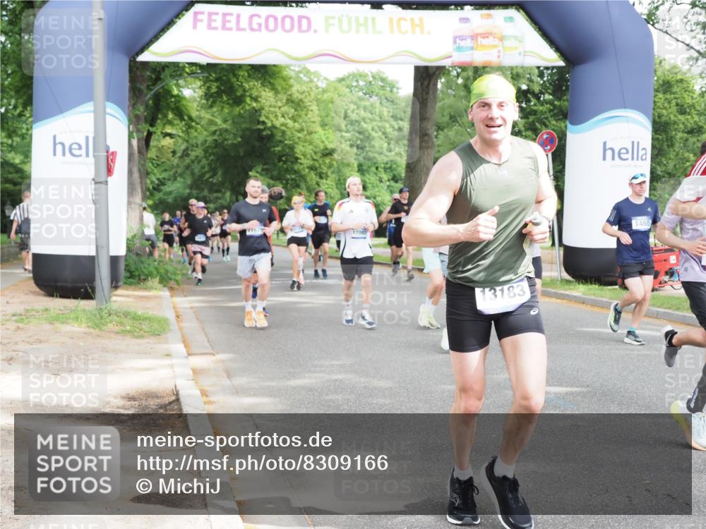 29.06.2025 - hella hamburg halbmarathon MichiJ http://msf.ph/oto/8309166 29.06.2025 10:35:52 Zwischen KM18-KM19 1460, 1884, 2708, 2839, 2869, 2953, 4324, 4553, 6009, 8927, 9348, 10000, 11211, 12549, 13183, 14797, 15735, 15784, 16592, 17007, 17172, 17915, 18430, 18887 meine-sportfotos.de