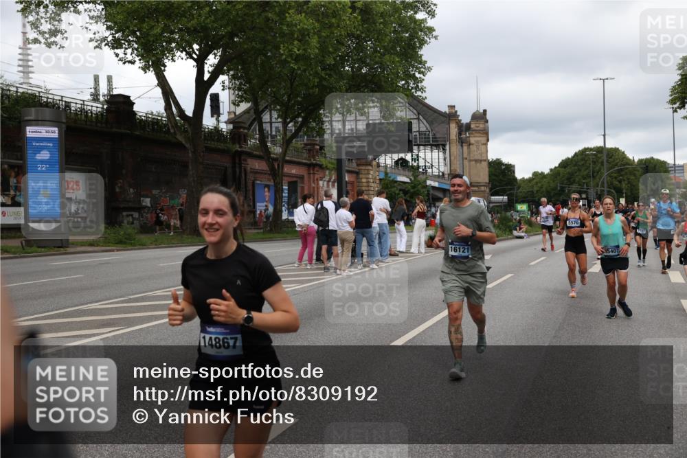 29.06.2025 - hella hamburg halbmarathon Yannick Fuchs http://msf.ph/oto/8309192 29.06.2025 10:50:32 20KM 1583, 1955, 2083, 2741, 3413, 3836, 4152, 5418, 5492, 5570, 6399, 6416, 6835, 7037, 7547, 7716, 8393, 8542, 8652, 8669, 8968, 8996, 9246, 9488, 9727, 9884, 9903, 9907, 9934, 10084, 10093, 10665, 11083, 11212, 12348, 12440, 12523, 12590, 12712, 13394, 13666, 13691, 13750, 14139, 14408, 14588, 14678, 14867, 15097, 15407, 15431, 15695, 16121, 16620, 16634, 16679, 17268, 17660, 17993, 18208, 18652, 18719, 18867, 18899, 19091 meine-sportfotos.de