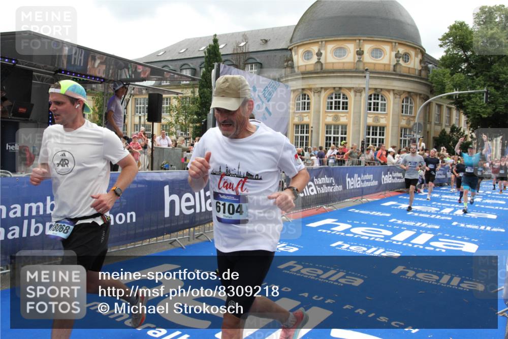29.06.2025 - hella hamburg halbmarathon Michael Strokosch http://msf.ph/oto/8309218 29.06.2025 10:58:20 Ziel 1595, 4592, 4708, 6104, 6147, 9230, 9485, 11645, 14631, 15434, 18068 meine-sportfotos.de