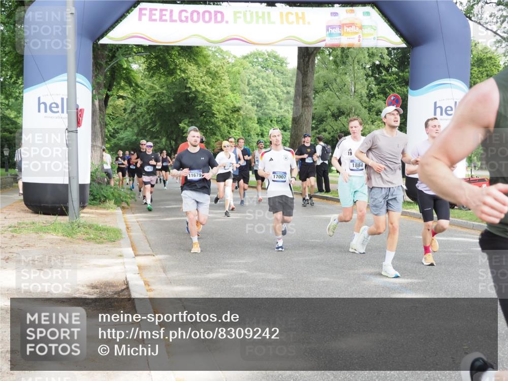 29.06.2025 - hella hamburg halbmarathon MichiJ http://msf.ph/oto/8309242 29.06.2025 10:35:53 Zwischen KM18-KM19 1460, 1884, 2708, 2839, 2953, 4324, 4553, 8234, 8927, 9348, 10000, 11211, 12549, 13183, 14797, 15784, 16592, 17007, 17172, 17915, 18430, 18887 meine-sportfotos.de