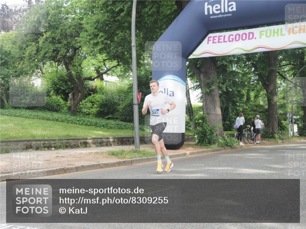 29.06.2025 - hella hamburg halbmarathon KatJ http://msf.ph/oto/8309255 29.06.2025 10:15:03 Zwischen KM18-KM19 1241 meine-sportfotos.de