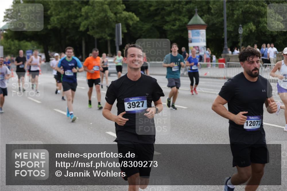 29.06.2025 - hella hamburg halbmarathon Jannik Wohlers http://msf.ph/oto/8309273 29.06.2025 10:38:23 Lombardsbrücke 56, 1232, 1390, 1451, 2576, 2660, 2693, 3307, 3323, 3726, 3927, 4028, 4257, 4259, 4260, 4316, 4320, 4964, 5913, 6695, 6696, 6875, 7148, 7263, 7849, 8367, 8583, 8747, 9004, 9455, 9708, 10554, 10604, 11059, 11635, 11697, 12028, 12072, 12075, 12722, 14557, 14558, 15755, 16181, 16346, 17250, 17333, 18050, 18471, 18504 meine-sportfotos.de