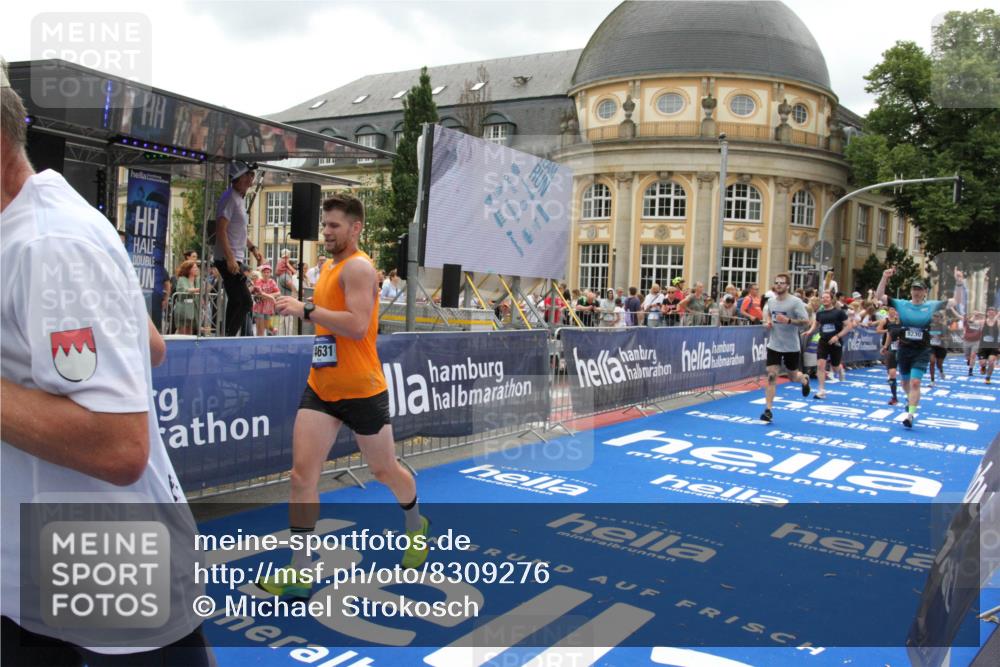 29.06.2025 - hella hamburg halbmarathon Michael Strokosch http://msf.ph/oto/8309276 29.06.2025 10:58:21 Ziel 1595, 4592, 4708, 6104, 6138, 6147, 9230, 9485, 11645, 14631, 15434, 18068 meine-sportfotos.de