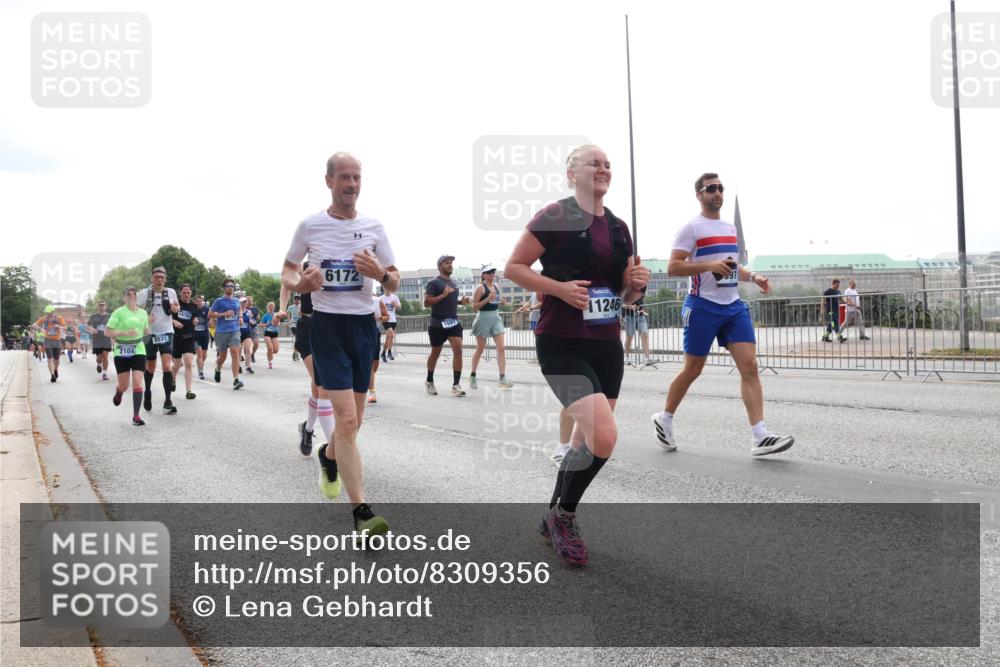 29.06.2025 - hella hamburg halbmarathon Lena Gebhardt http://msf.ph/oto/8309356 29.06.2025 10:37:14 Lombardsbrücke 2104, 2031, 6172, 11246, 1022, 1118, 1253, 1276, 1337, 1339, 1488, 1490, 1597, 1819, 1952, 1954, 2016, 2031, 2072, 2104, 2272, 2480, 2486, 2552, 2640, 3127, 3165, 3714, 3873, 3895, 4097, 4347, 4733, 4762, 4996, 5146, 5171, 5186, 5224, 5538, 5560, 5640, 5786, 5789, 5790, 5940, 6172, 6359, 6584, 6804, 6821, 6955, 7085, 7202, 7235, 7544, 7707, 7773, 7777, 7823, 8007, 8257, 8258, 8315, 8499, 8758, 8811, 8843, 8936, 8937, 9054, 9055, 9295, 9524 meine-sportfotos.de