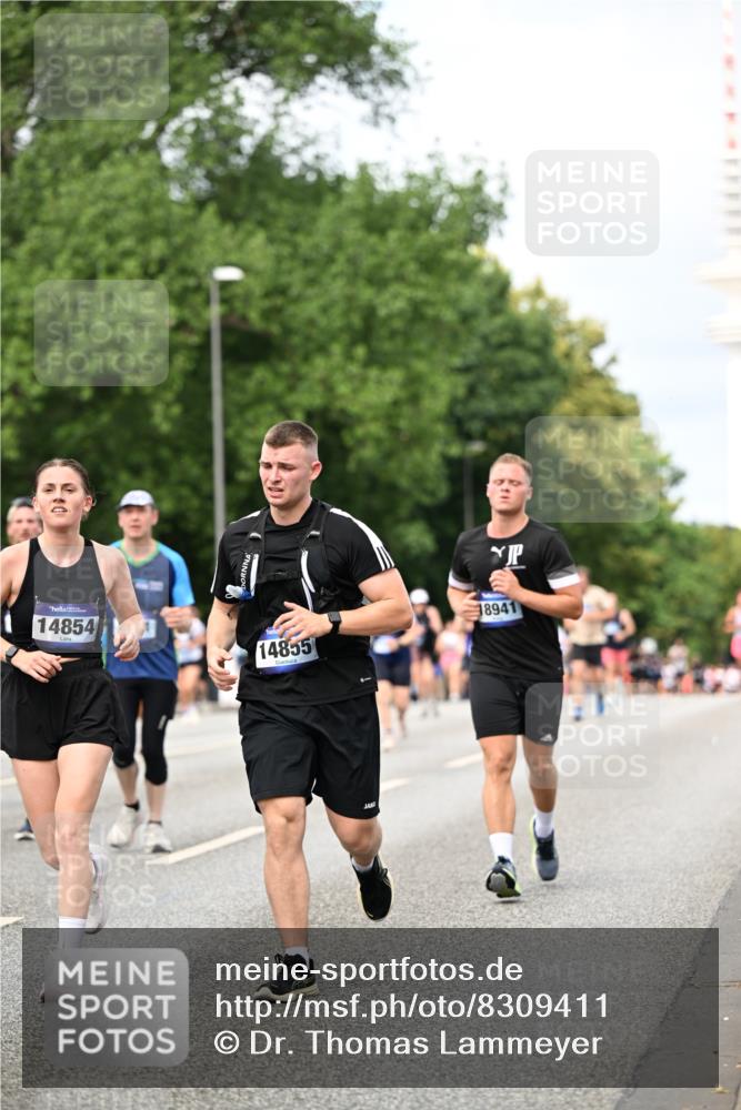 29.06.2025 - hella hamburg halbmarathon Dr. Thomas Lammeyer http://msf.ph/oto/8309411 29.06.2025 10:38:21 Kennedybrücke 1025, 1705, 1764, 1787, 2038, 2276, 2464, 2496, 2510, 2511, 2933, 3829, 4445, 4479, 4824, 4826, 4942, 5096, 5566, 5569, 5691, 6034, 6109, 6574, 6718, 6727, 7324, 7329, 7565, 8202, 8277, 8282, 9094, 9514, 9875, 10007, 10048, 10071, 10561, 10564, 11122, 11229, 11338, 11432 meine-sportfotos.de