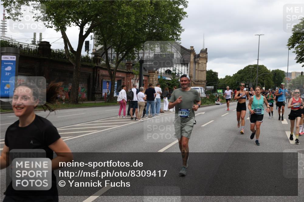 29.06.2025 - hella hamburg halbmarathon Yannick Fuchs http://msf.ph/oto/8309417 29.06.2025 10:50:32 20KM 1583, 1955, 2083, 2741, 3413, 3836, 4152, 5418, 5492, 5570, 6399, 6416, 6835, 7037, 7547, 7716, 8393, 8542, 8652, 8669, 8968, 8996, 9246, 9488, 9727, 9884, 9903, 9907, 9934, 10084, 10093, 10665, 11083, 11212, 12348, 12440, 12523, 12590, 12712, 13394, 13666, 13691, 13750, 14139, 14408, 14588, 14678, 14867, 15097, 15407, 15431, 15695, 16121, 16620, 16634, 16679, 17268, 17660, 17993, 18208, 18652, 18719, 18867, 18899, 19091 meine-sportfotos.de