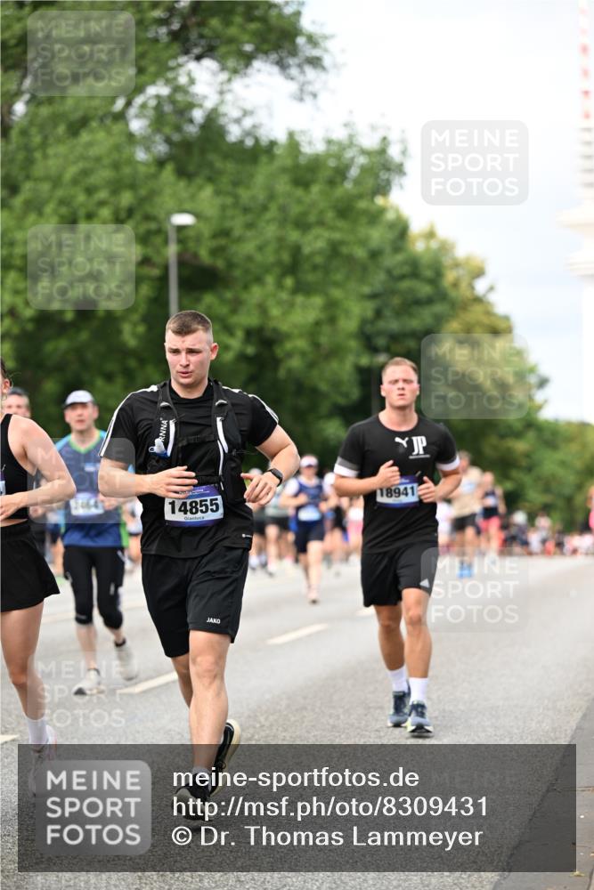 29.06.2025 - hella hamburg halbmarathon Dr. Thomas Lammeyer http://msf.ph/oto/8309431 29.06.2025 10:38:22 Kennedybrücke 1025, 1705, 1764, 1787, 2038, 2276, 2464, 2496, 2510, 2511, 2933, 3145, 3829, 4445, 4479, 4824, 4826, 4942, 5096, 5566, 5569, 5691, 6034, 6109, 6574, 6718, 6727, 7324, 7329, 7565, 8202, 8277, 8282, 9094, 9514, 9875, 10007, 10071, 10561, 10564, 11122, 11338, 11432 meine-sportfotos.de