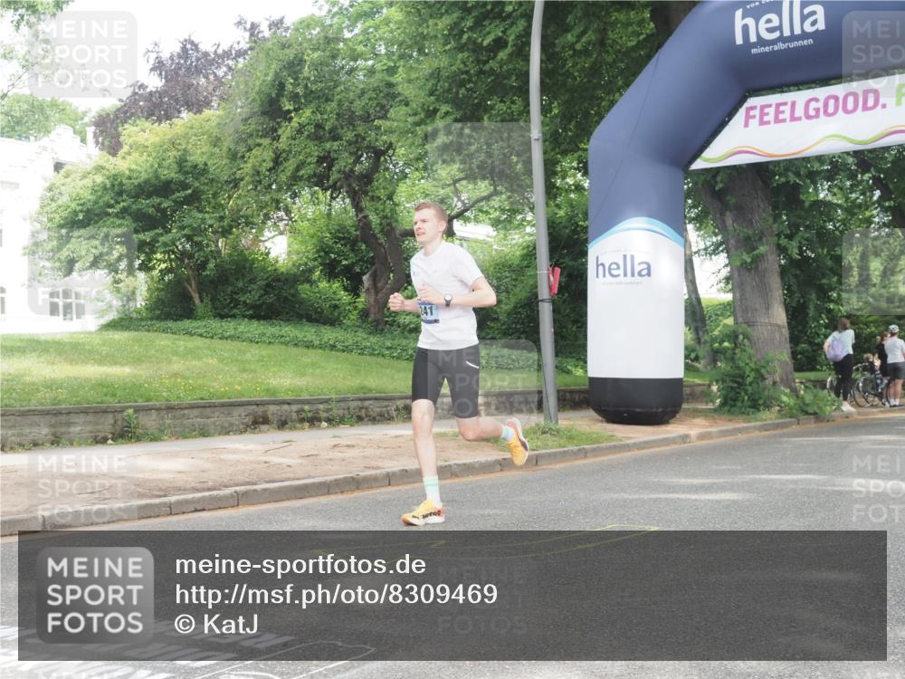 29.06.2025 - hella hamburg halbmarathon KatJ http://msf.ph/oto/8309469 29.06.2025 10:15:03 Zwischen KM18-KM19 1241 meine-sportfotos.de