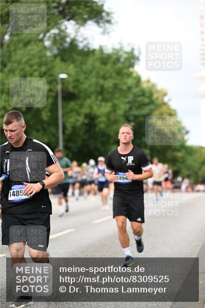 29.06.2025 - hella hamburg halbmarathon Dr. Thomas Lammeyer http://msf.ph/oto/8309525 29.06.2025 10:38:22 Kennedybrücke 1025, 1705, 1764, 1787, 2038, 2276, 2464, 2496, 2510, 2511, 2933, 3145, 3829, 4445, 4479, 4824, 4826, 4942, 5096, 5566, 5569, 5691, 6034, 6109, 6574, 6718, 6727, 7324, 7329, 7565, 8202, 8277, 8282, 9094, 9514, 9875, 10007, 10071, 10561, 10564, 11122, 11338, 11432 meine-sportfotos.de