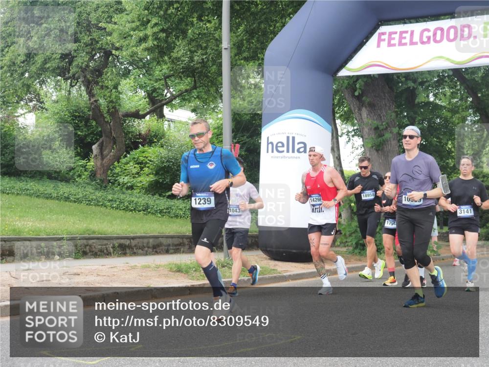 29.06.2025 - hella hamburg halbmarathon KatJ http://msf.ph/oto/8309549 29.06.2025 10:44:30 Zwischen KM18-KM19 1239, 1387, 2652, 2656, 3141, 3575, 4632, 6592 meine-sportfotos.de
