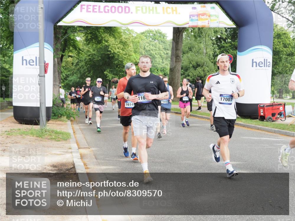 29.06.2025 - hella hamburg halbmarathon MichiJ http://msf.ph/oto/8309570 29.06.2025 10:35:54 Zwischen KM18-KM19 1460, 1884, 2708, 2839, 2953, 4324, 4553, 8234, 8927, 9348, 10000, 11211, 11679, 12549, 13183, 14797, 15784, 16149, 16592, 17007, 17172, 17915, 18430, 18856, 18887 meine-sportfotos.de