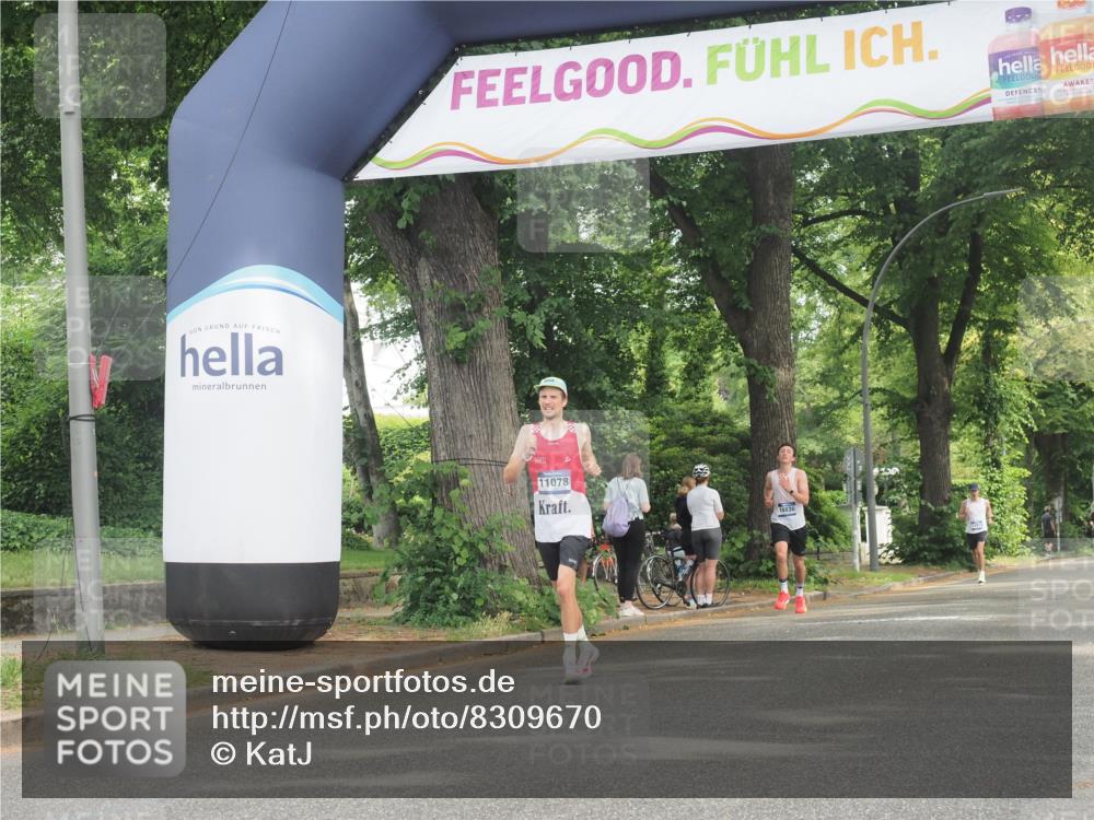 29.06.2025 - hella hamburg halbmarathon KatJ http://msf.ph/oto/8309670 29.06.2025 10:15:09 Zwischen KM18-KM19 1241 meine-sportfotos.de