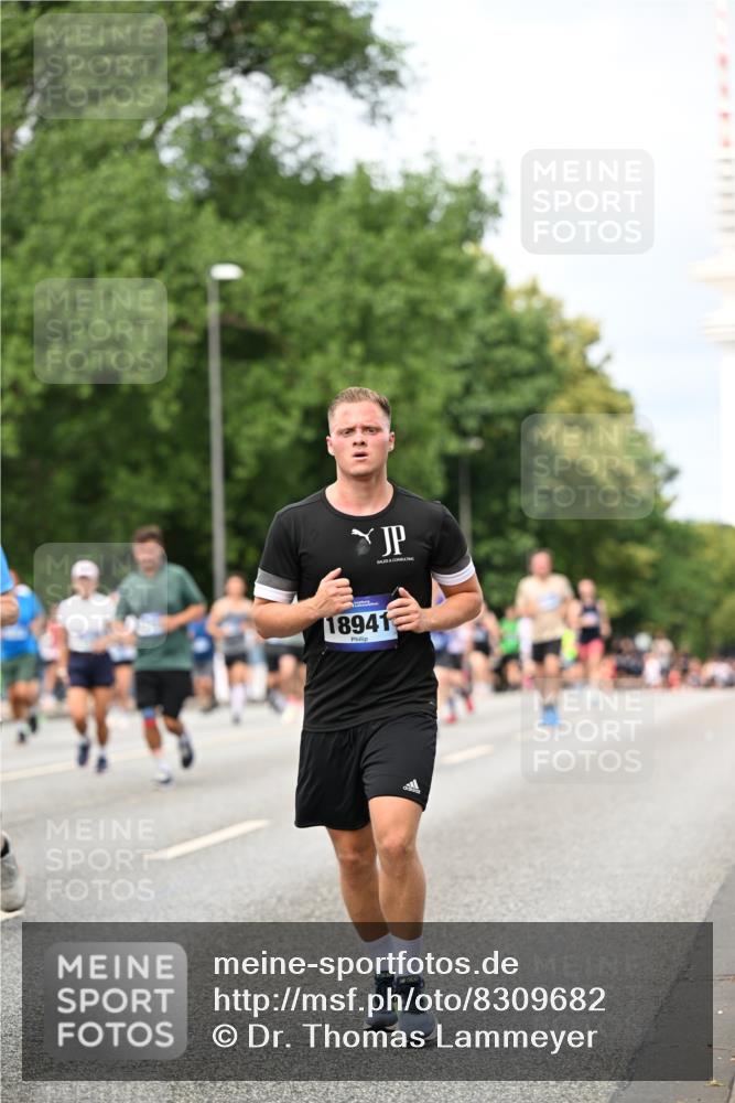 29.06.2025 - hella hamburg halbmarathon Dr. Thomas Lammeyer http://msf.ph/oto/8309682 29.06.2025 10:38:23 Kennedybrücke 1025, 1705, 1764, 1787, 2038, 2276, 2464, 2496, 2510, 2511, 2933, 3145, 3829, 4445, 4479, 4540, 4824, 4942, 5096, 5566, 5569, 5691, 6034, 6109, 6574, 6718, 6727, 7324, 7329, 7565, 7644, 8202, 8277, 8282, 9094, 9514, 9875, 10007, 10071, 10561, 10564, 11122, 11338, 11432 meine-sportfotos.de