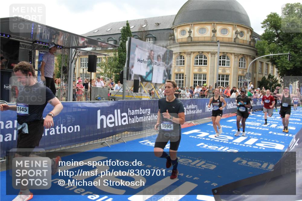 29.06.2025 - hella hamburg halbmarathon Michael Strokosch http://msf.ph/oto/8309701 29.06.2025 10:58:24 Ziel 1595, 4550, 4592, 4708, 5347, 6138, 6147, 9230, 9485, 11645, 11808, 14355, 15434, 18266, 18891 meine-sportfotos.de