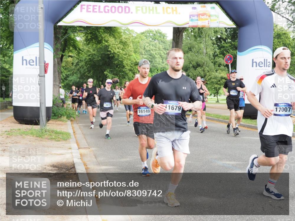 29.06.2025 - hella hamburg halbmarathon MichiJ http://msf.ph/oto/8309742 29.06.2025 10:35:55 Zwischen KM18-KM19 1460, 1884, 2708, 2953, 4324, 4553, 6134, 7067, 8234, 8927, 9348, 11211, 11679, 12549, 13183, 14797, 14814, 15784, 16149, 16592, 17007, 17172, 17915, 17979, 18430, 18790, 18856, 18887 meine-sportfotos.de