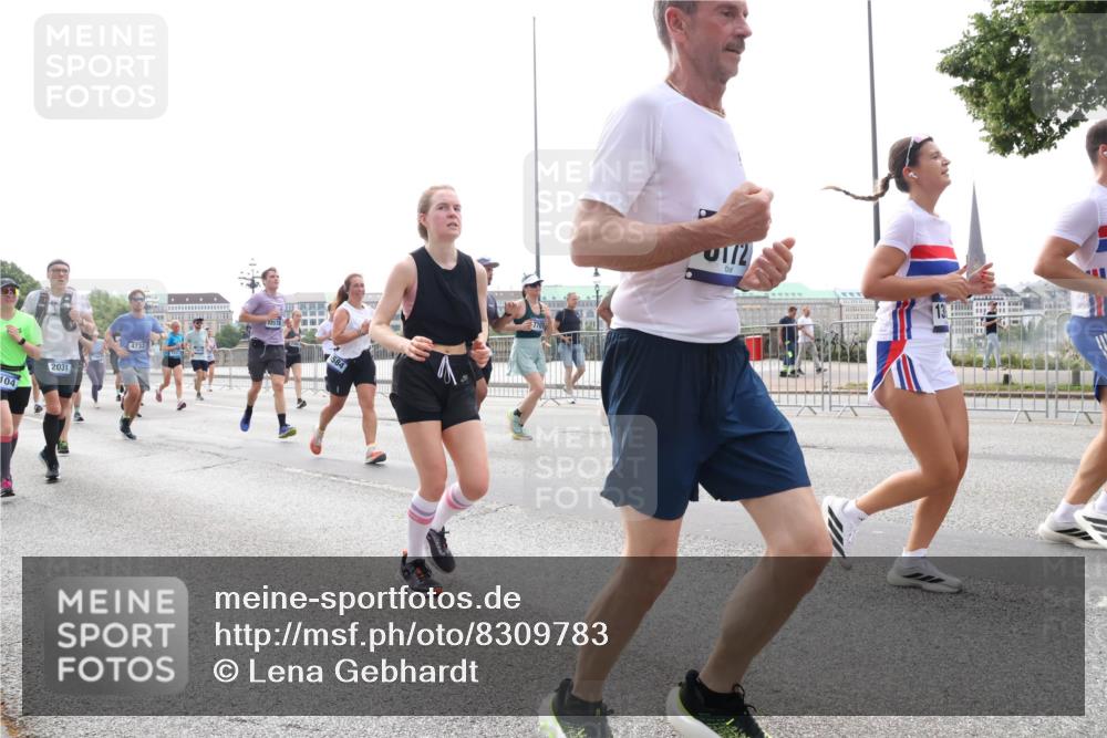 29.06.2025 - hella hamburg halbmarathon Lena Gebhardt http://msf.ph/oto/8309783 29.06.2025 10:37:15 Lombardsbrücke 104, 2031, 4733, 0172, 1022, 1118, 1253, 1276, 1337, 1339, 1488, 1490, 1597, 1819, 1952, 1954, 2016, 2031, 2072, 2104, 2272, 2480, 2486, 2552, 2640, 3127, 3165, 3714, 3873, 3895, 4097, 4347, 4733, 4996, 5146, 5171, 5186, 5224, 5538, 5560, 5640, 5786, 5789, 5790, 5940, 6172, 6359, 6584, 6804, 6821, 6955, 7085, 7202, 7235, 7544, 7707, 7773, 7777, 7823, 8007, 8257, 8258, 8315, 8758, 8811, 8843, 8936, 8937, 9054, 9055, 9295, 9524 meine-sportfotos.de