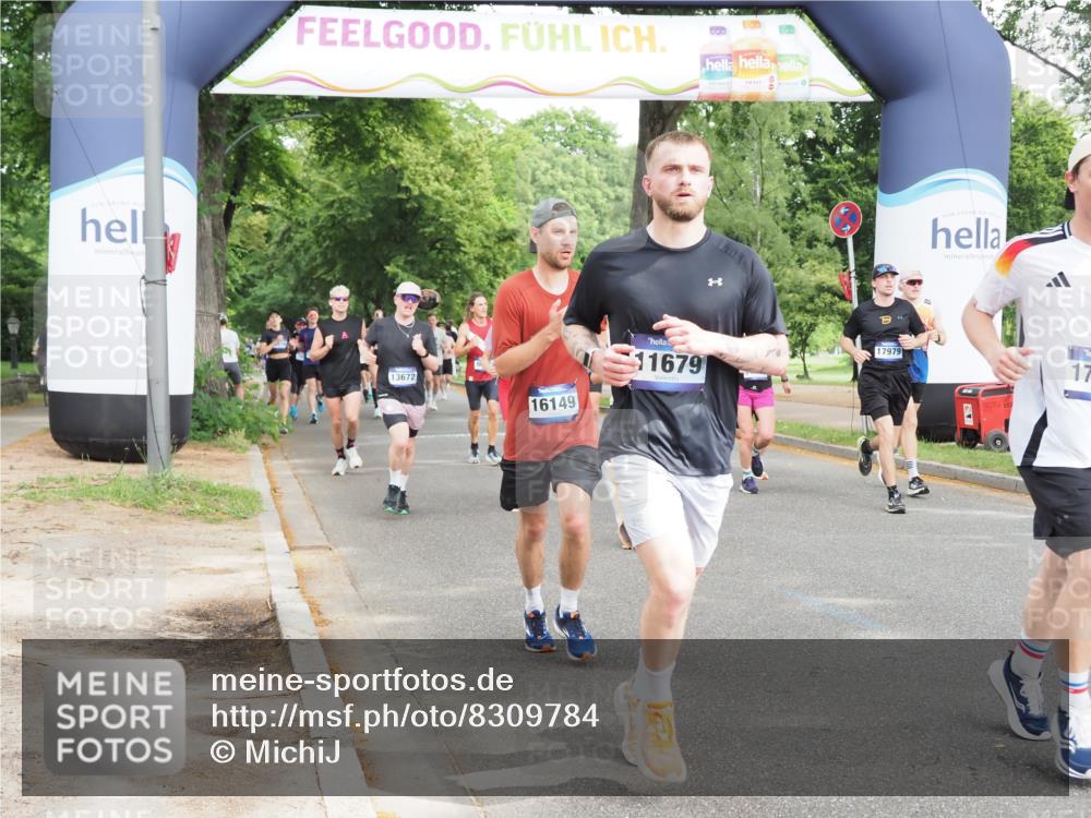 29.06.2025 - hella hamburg halbmarathon MichiJ http://msf.ph/oto/8309784 29.06.2025 10:35:55 Zwischen KM18-KM19 1460, 1884, 2708, 2953, 4324, 4553, 6134, 7067, 8234, 8927, 9348, 11211, 11679, 12549, 13183, 14797, 14814, 15784, 16149, 16592, 17007, 17172, 17915, 17979, 18430, 18790, 18856, 18887 meine-sportfotos.de