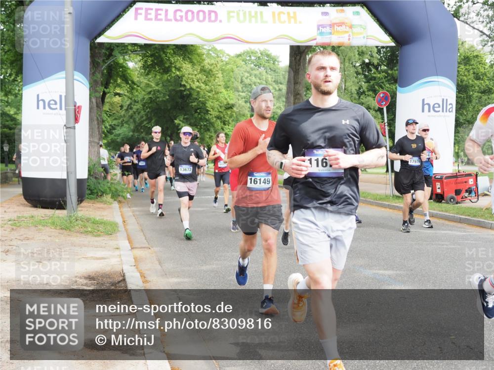 29.06.2025 - hella hamburg halbmarathon MichiJ http://msf.ph/oto/8309816 29.06.2025 10:35:55 Zwischen KM18-KM19 1460, 1884, 2708, 2953, 4324, 4553, 6134, 7067, 8234, 8927, 9348, 11211, 11679, 12549, 13183, 14797, 14814, 15784, 16149, 16592, 17007, 17172, 17915, 17979, 18430, 18790, 18856, 18887 meine-sportfotos.de