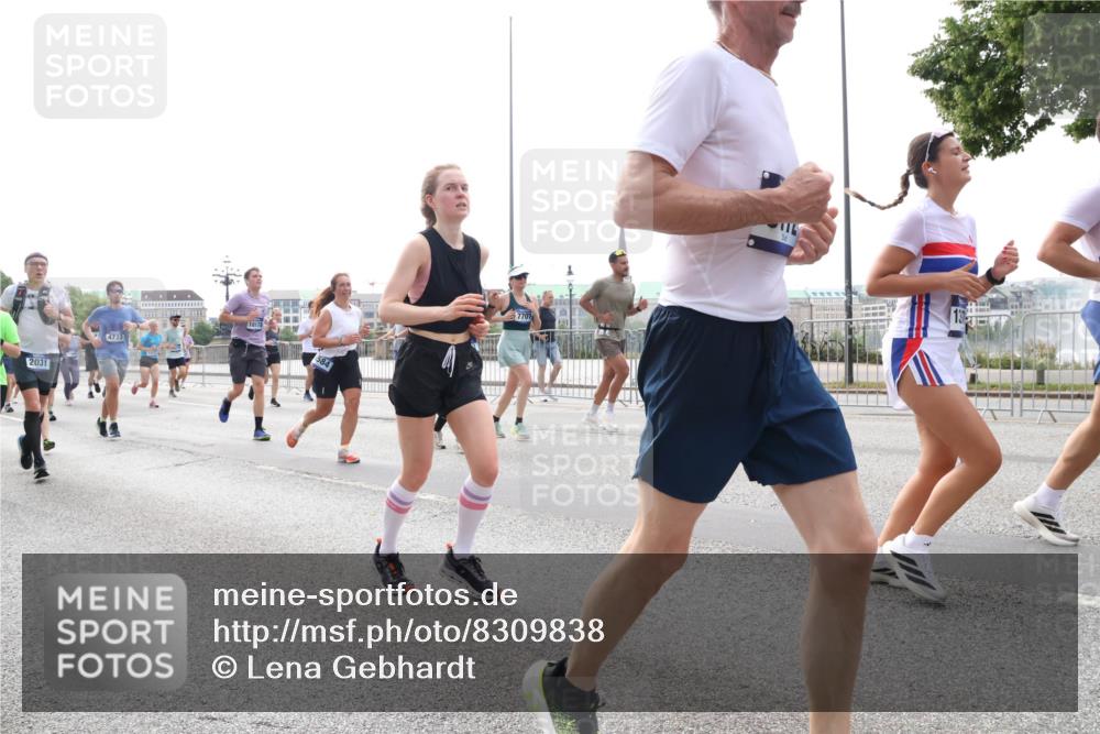 29.06.2025 - hella hamburg halbmarathon Lena Gebhardt http://msf.ph/oto/8309838 29.06.2025 10:37:15 Lombardsbrücke 2031, 4733, 18578, 1022, 1118, 1253, 1276, 1337, 1339, 1488, 1490, 1597, 1819, 1952, 1954, 2016, 2031, 2072, 2104, 2272, 2480, 2486, 2552, 2640, 3127, 3165, 3714, 3873, 3895, 4097, 4347, 4733, 4996, 5146, 5171, 5186, 5224, 5538, 5560, 5640, 5786, 5789, 5790, 5940, 6172, 6359, 6584, 6804, 6821, 6955, 7085, 7202, 7235, 7544, 7707, 7773, 7777, 7823, 8007, 8257, 8258, 8315, 8758, 8811, 8843, 8936, 8937, 9054, 9055, 9295, 9524 meine-sportfotos.de