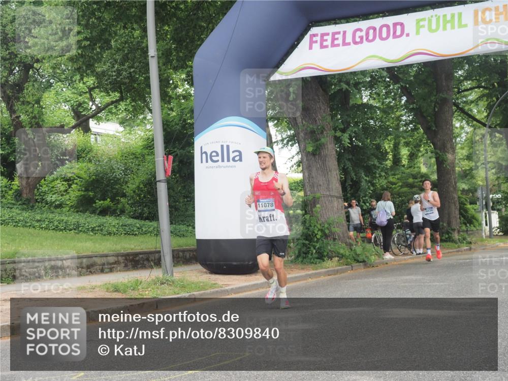 29.06.2025 - hella hamburg halbmarathon KatJ http://msf.ph/oto/8309840 29.06.2025 10:15:09 Zwischen KM18-KM19 1241 meine-sportfotos.de