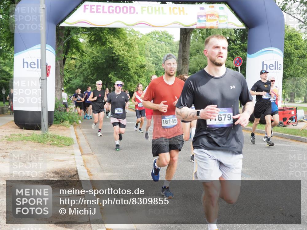29.06.2025 - hella hamburg halbmarathon MichiJ http://msf.ph/oto/8309855 29.06.2025 10:35:55 Zwischen KM18-KM19 1460, 1884, 2708, 2953, 4324, 4553, 6134, 7067, 8234, 8927, 9348, 11211, 11679, 12549, 13183, 14797, 14814, 15784, 16149, 16592, 17007, 17172, 17915, 17979, 18430, 18790, 18856, 18887 meine-sportfotos.de