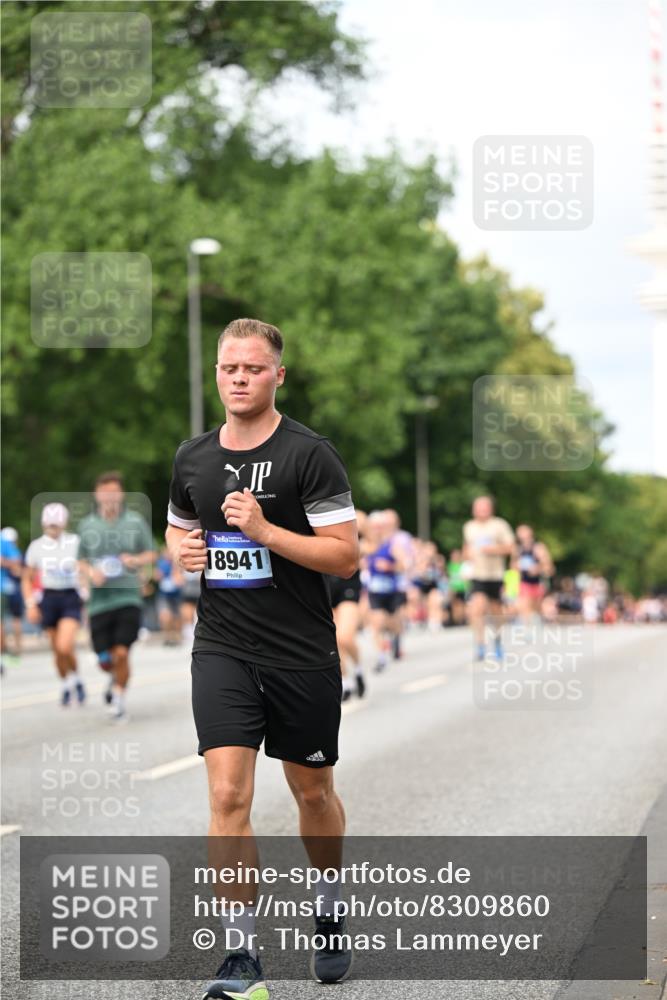 29.06.2025 - hella hamburg halbmarathon Dr. Thomas Lammeyer http://msf.ph/oto/8309860 29.06.2025 10:38:23 Kennedybrücke 1025, 1705, 1764, 1787, 2038, 2276, 2464, 2496, 2510, 2511, 2933, 3145, 3829, 4445, 4479, 4540, 4824, 4942, 5096, 5566, 5569, 5691, 6034, 6109, 6574, 6718, 6727, 7324, 7329, 7565, 7644, 8202, 8277, 8282, 9094, 9514, 9875, 10007, 10071, 10561, 10564, 11122, 11338, 11432 meine-sportfotos.de