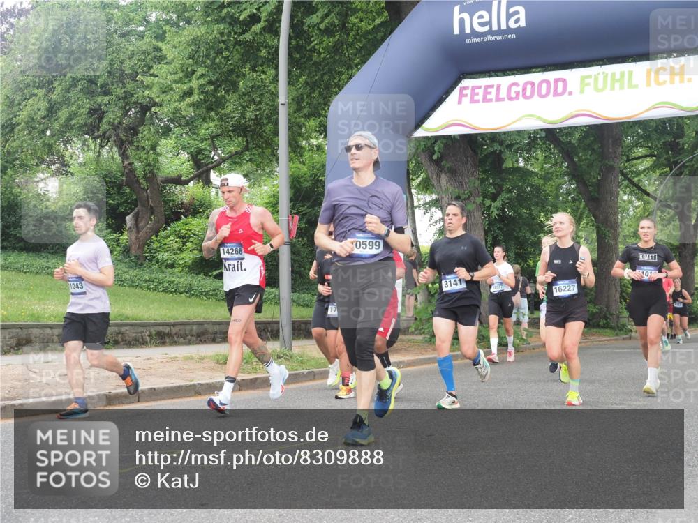 29.06.2025 - hella hamburg halbmarathon KatJ http://msf.ph/oto/8309888 29.06.2025 10:44:31 Zwischen KM18-KM19 1239, 1387, 2652, 2656, 3141, 4579, 6592 meine-sportfotos.de