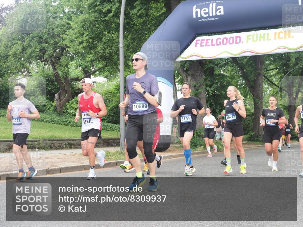 29.06.2025 - hella hamburg halbmarathon KatJ http://msf.ph/oto/8309937 29.06.2025 10:44:31 Zwischen KM18-KM19 1239, 1387, 2652, 2656, 3141, 4579, 6592 meine-sportfotos.de