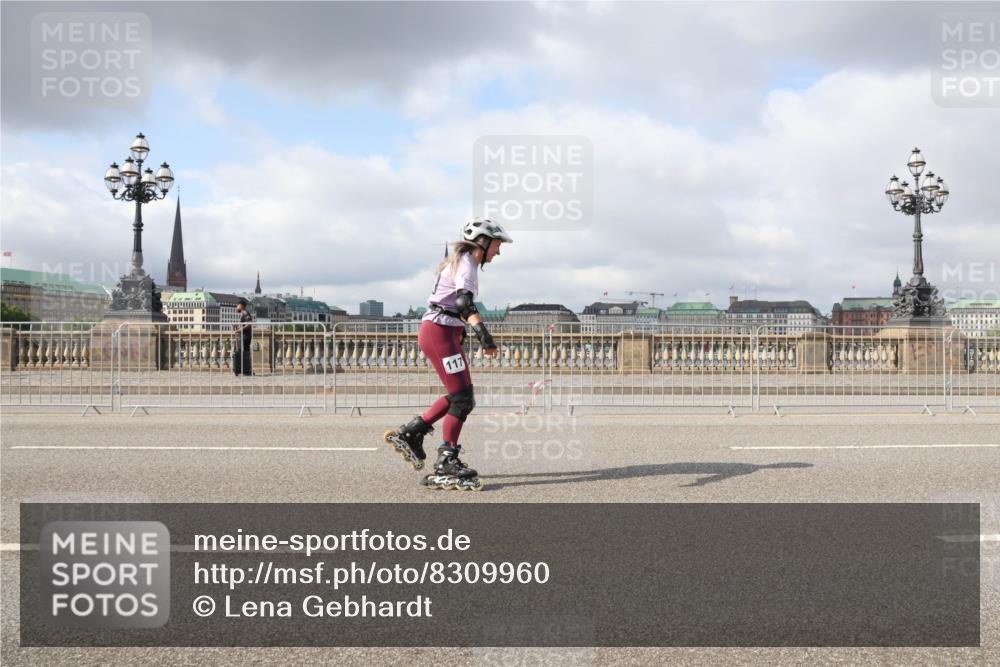 29.06.2025 - hella hamburg halbmarathon Lena Gebhardt http://msf.ph/oto/8309960 29.06.2025 09:06:49 Lombardsbrücke 117 meine-sportfotos.de