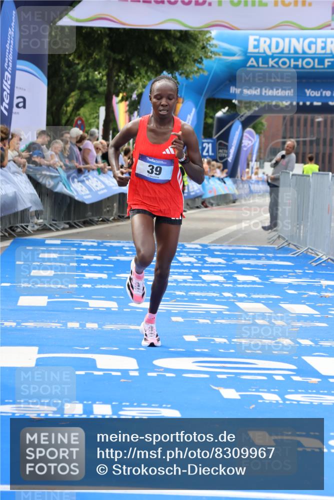 29.06.2025 - hella hamburg halbmarathon Strokosch-Dieckow http://msf.ph/oto/8309967 29.06.2025 10:12:21 Ziel 39, 47 meine-sportfotos.de