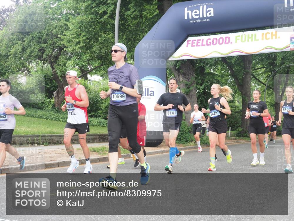 29.06.2025 - hella hamburg halbmarathon KatJ http://msf.ph/oto/8309975 29.06.2025 10:44:32 Zwischen KM18-KM19 1239, 1387, 2656, 3141, 4579, 6592 meine-sportfotos.de