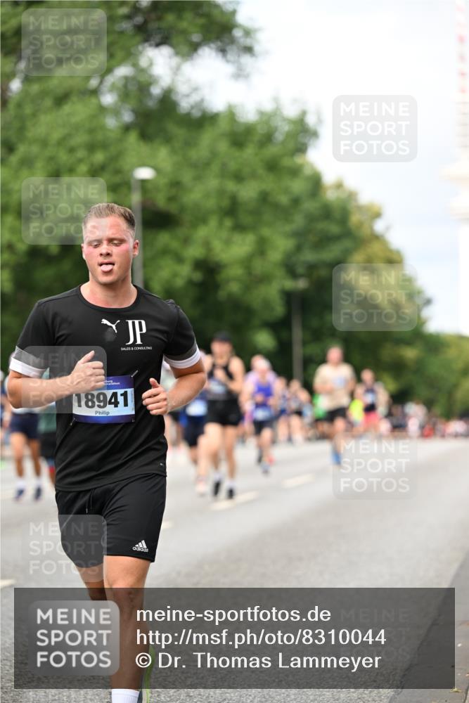 29.06.2025 - hella hamburg halbmarathon Dr. Thomas Lammeyer http://msf.ph/oto/8310044 29.06.2025 10:38:24 Kennedybrücke 1025, 1705, 1764, 1787, 2038, 2276, 2464, 2496, 2510, 2511, 2933, 3145, 3829, 4445, 4479, 4540, 4942, 5096, 5566, 5569, 5691, 6034, 6109, 6574, 6718, 6727, 7324, 7329, 7565, 7644, 8202, 8277, 8282, 9094, 9514, 10007, 10071, 10561, 10564, 11122, 11338, 11432 meine-sportfotos.de