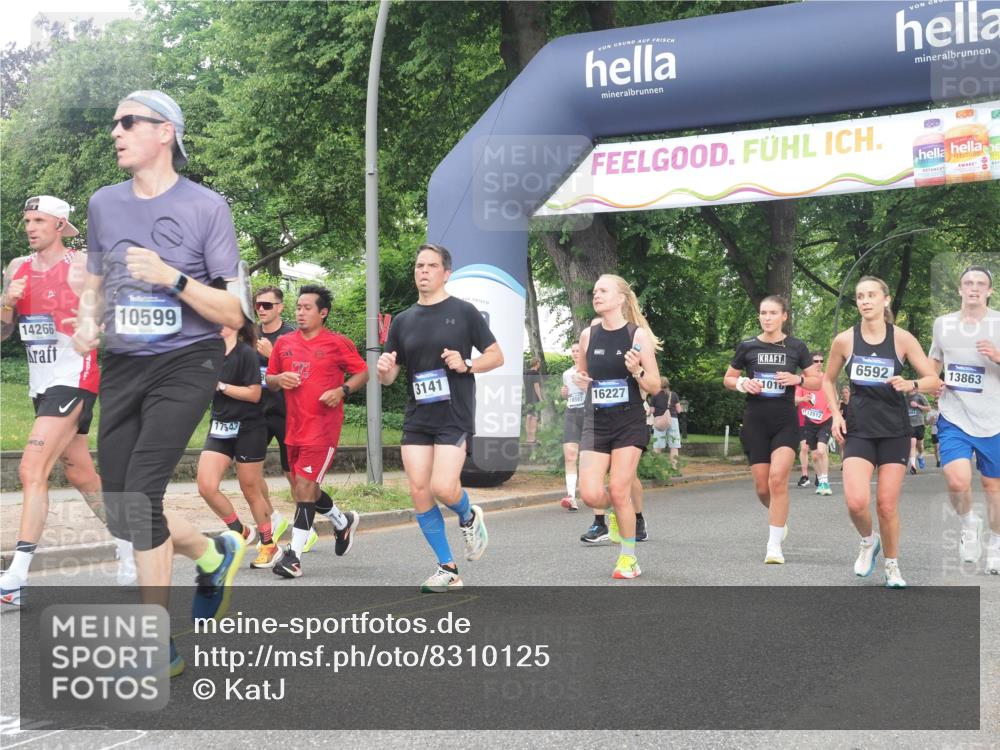 29.06.2025 - hella hamburg halbmarathon KatJ http://msf.ph/oto/8310125 29.06.2025 10:44:32 Zwischen KM18-KM19 1239, 1387, 2656, 3141, 4579, 6592 meine-sportfotos.de
