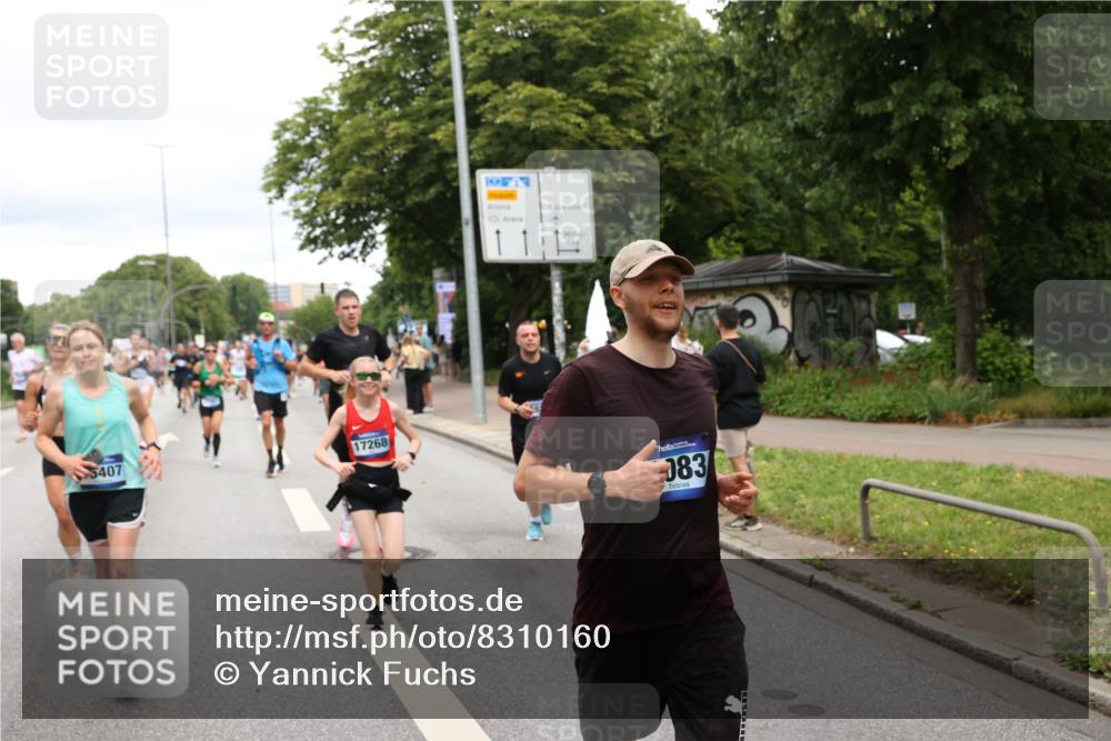29.06.2025 - hella hamburg halbmarathon Yannick Fuchs http://msf.ph/oto/8310160 29.06.2025 10:50:33 20KM 1583, 1955, 2083, 2741, 3413, 3836, 4152, 5418, 5492, 5570, 6399, 6416, 6835, 7037, 7547, 7716, 8393, 8542, 8652, 8669, 8825, 8968, 8996, 9246, 9488, 9727, 9884, 9903, 9907, 9934, 10084, 10093, 10665, 11083, 11212, 12014, 12348, 12440, 12523, 12590, 12712, 13394, 13666, 13691, 13750, 14139, 14408, 14588, 14678, 14867, 15097, 15407, 15431, 15695, 16121, 16257, 16261, 16620, 16634, 16679, 17268, 17660, 17993, 18208, 18652, 18719, 18867, 18899, 19091 meine-sportfotos.de