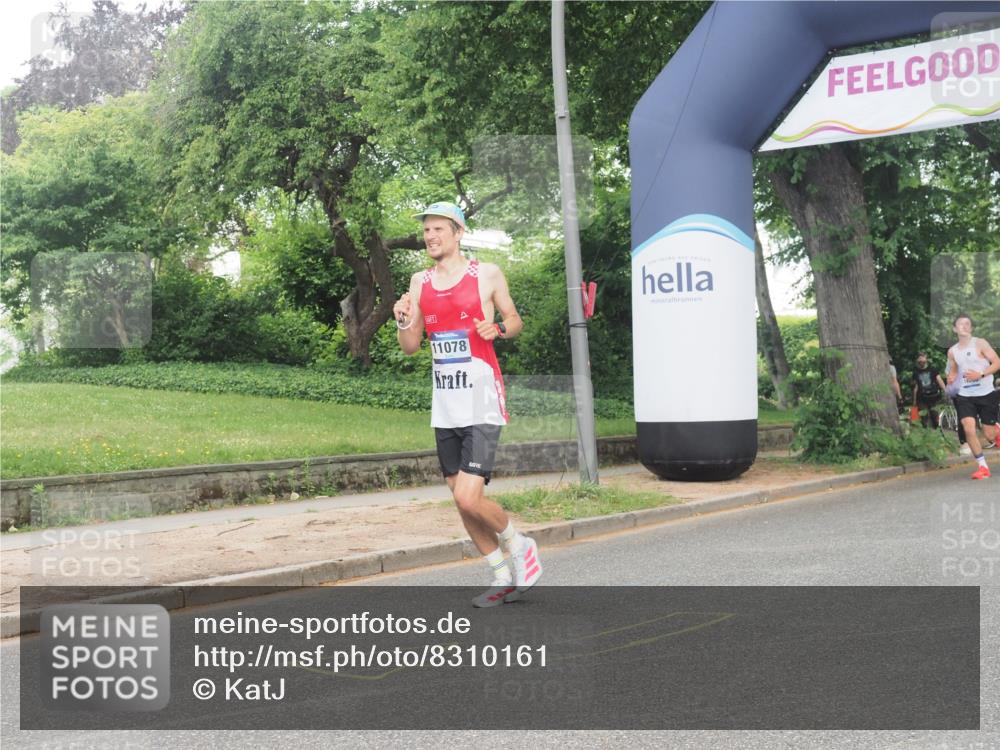29.06.2025 - hella hamburg halbmarathon KatJ http://msf.ph/oto/8310161 29.06.2025 10:15:10 Zwischen KM18-KM19 1241 meine-sportfotos.de