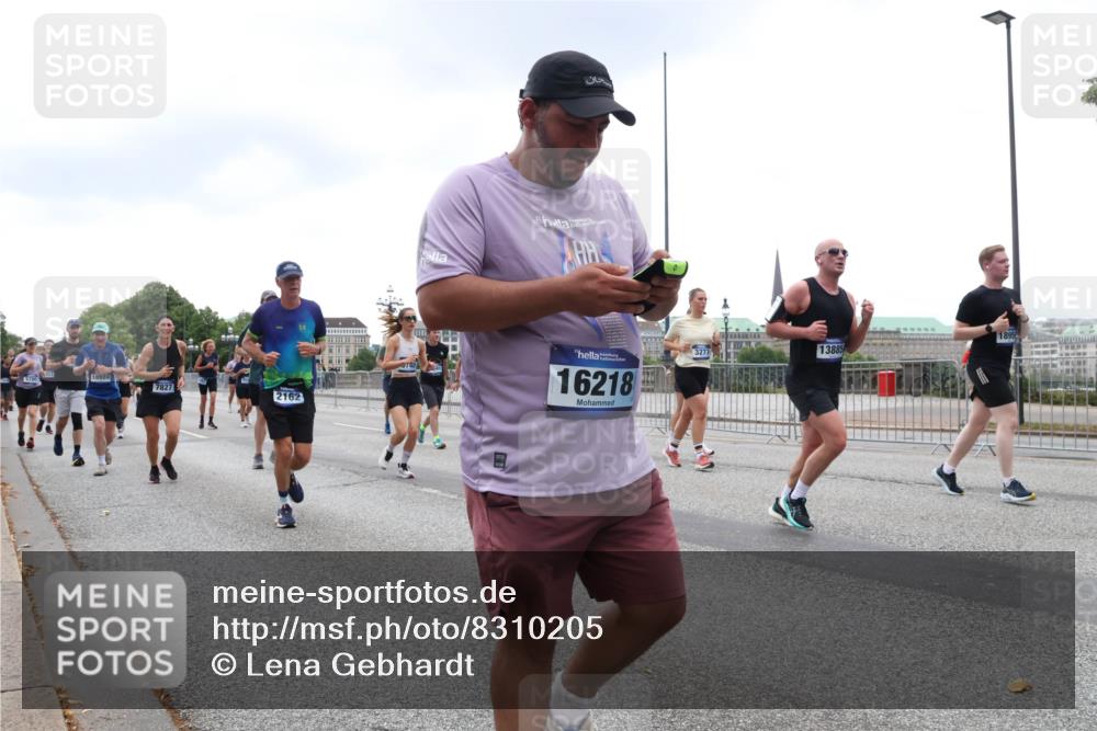 29.06.2025 - hella hamburg halbmarathon Lena Gebhardt http://msf.ph/oto/8310205 29.06.2025 10:46:57 Lombardsbrücke 18924, 7827, 2162, 16218, 13885, 1895, 1073, 1185, 1286, 1363, 1371, 1375, 1593, 1607, 1720, 1961, 1999, 2162, 2211, 2320, 2327, 2537, 2555, 2556, 2665, 2697, 2981, 3277, 3406, 3407, 3469, 3734, 3823, 4202, 4239, 4296, 4342, 4355, 4483, 4604, 5111, 5114, 5700, 5796, 5953, 6124, 6161, 6485, 6496, 6740, 7073, 7412, 7430, 7431, 7767, 7827, 8131, 8477, 8486, 8551, 8553, 8684, 8706, 8967, 9691, 10230, 13969, 14261, 15852, 16882, 16987 meine-sportfotos.de