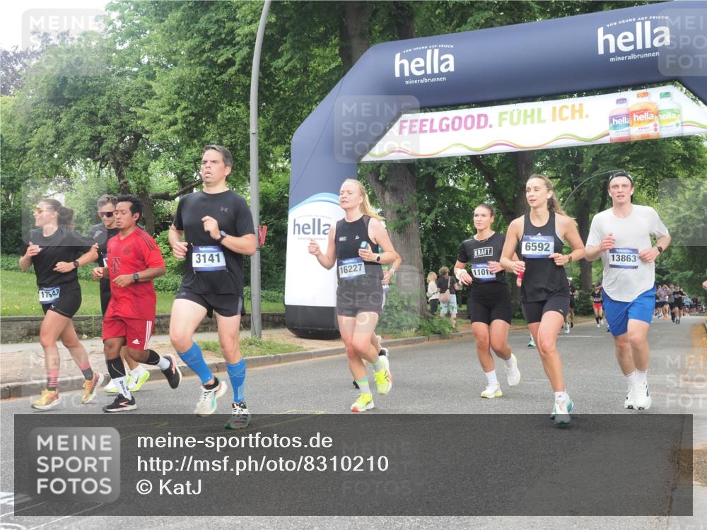 29.06.2025 - hella hamburg halbmarathon KatJ http://msf.ph/oto/8310210 29.06.2025 10:44:32 Zwischen KM18-KM19 1239, 1387, 2656, 3141, 4579, 6592 meine-sportfotos.de