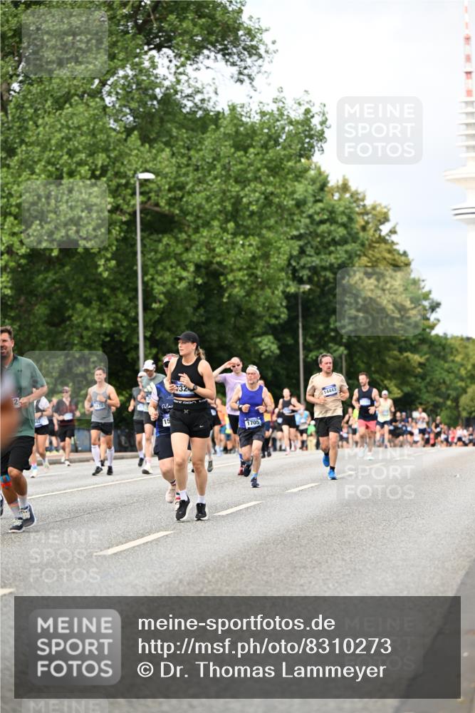 29.06.2025 - hella hamburg halbmarathon Dr. Thomas Lammeyer http://msf.ph/oto/8310273 29.06.2025 10:38:25 Kennedybrücke 1025, 1705, 1764, 1787, 2038, 2276, 2464, 2496, 2510, 2511, 2933, 3145, 3829, 4445, 4479, 4540, 4942, 5096, 5566, 5569, 5609, 5691, 6034, 6109, 6574, 6718, 6727, 7324, 7329, 7644, 8202, 8277, 8282, 9094, 9514, 10007, 10071, 10561, 10564, 11122, 11338, 11432 meine-sportfotos.de