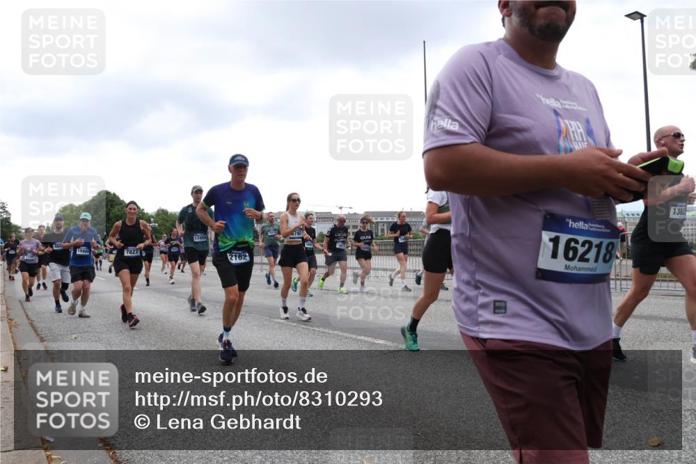 29.06.2025 - hella hamburg halbmarathon Lena Gebhardt http://msf.ph/oto/8310293 29.06.2025 10:46:57 Lombardsbrücke 18924, 5700, 7827, 17459, 2162, 18315, 6740, 1401, 16218, 13885, 1073, 1185, 1286, 1363, 1371, 1375, 1593, 1607, 1720, 1961, 1999, 2162, 2211, 2320, 2327, 2537, 2555, 2556, 2665, 2697, 2981, 3277, 3406, 3407, 3469, 3734, 3823, 4202, 4239, 4296, 4342, 4355, 4483, 4604, 5111, 5114, 5700, 5796, 5953, 6124, 6161, 6485, 6496, 6740, 7073, 7412, 7430, 7431, 7767, 7827, 8131, 8477, 8486, 8551, 8553, 8684, 8706, 8967, 9691, 10230, 13969, 14261, 15852, 16882, 16987 meine-sportfotos.de