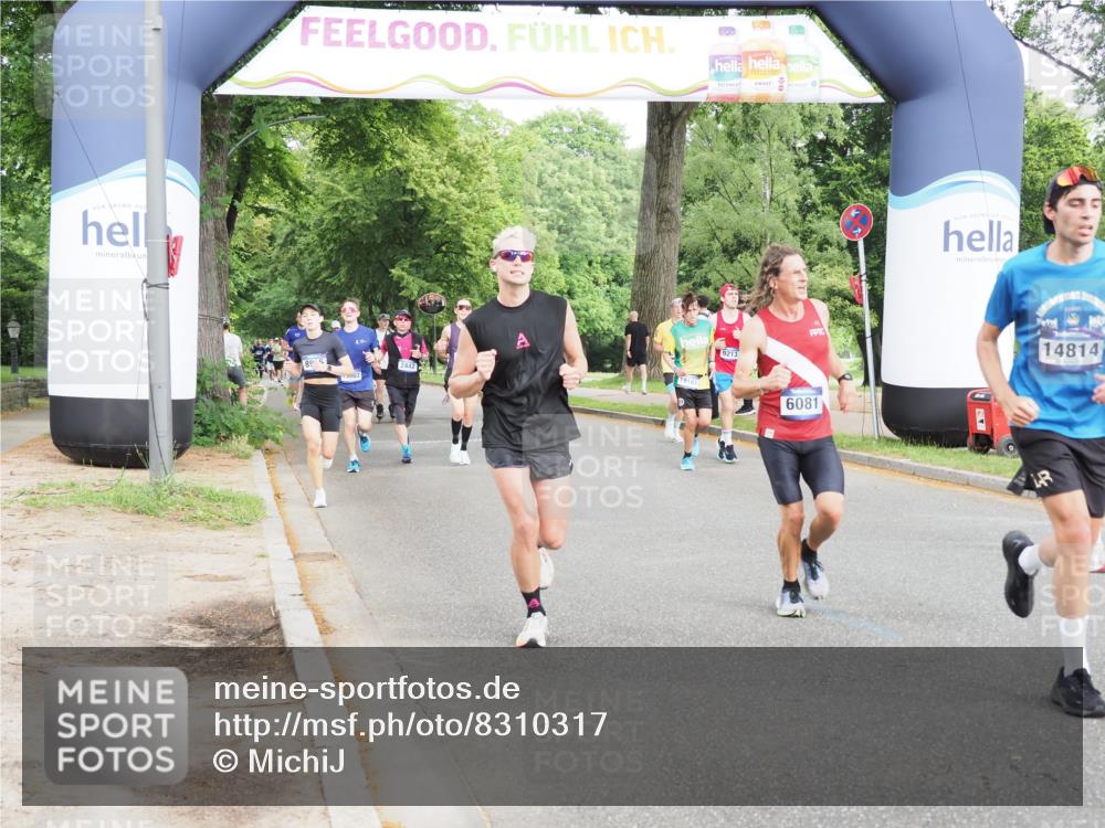 29.06.2025 - hella hamburg halbmarathon MichiJ http://msf.ph/oto/8310317 29.06.2025 10:35:58 Zwischen KM18-KM19 1460, 1884, 2708, 4324, 4601, 5915, 6081, 6134, 7067, 8234, 8927, 9213, 11679, 12534, 13007, 13183, 13672, 13948, 14814, 16149, 17007, 17172, 17979, 18790, 18856 meine-sportfotos.de